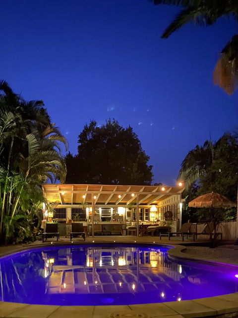 Treehouse On Plantation - Accommodation in Brisbane 3