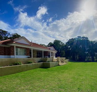 Treetops Holiday Retreat