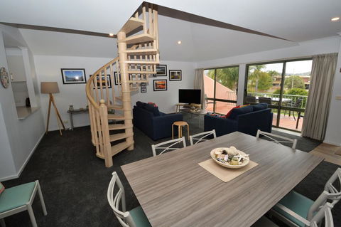 TUSCANY 10 - Accommodation in Brisbane 2