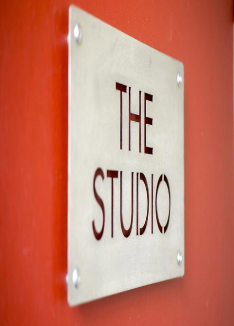 TWOFOURTWO Boutique Apartments - Accommodation in Brisbane 3