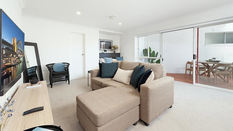 ULTIMATE BONDI LIVING - Accommodation in Brisbane 0