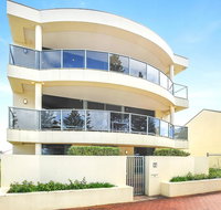 Ultimate Esplanade - 3 Storey Experience - WiFi - Accommodation in Brisbane