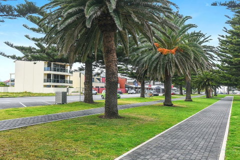 Ultimate Esplanade - 3 Storey Experience - WiFi - Accommodation in Brisbane 2
