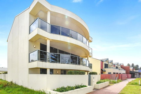 Ultimate Esplanade - 3 Storey Experience - WiFi - Accommodation in Brisbane 3