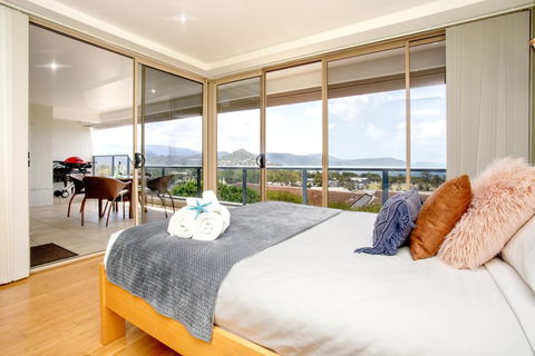 VIEWS ON ELSHEBY - Accommodation in Brisbane 1