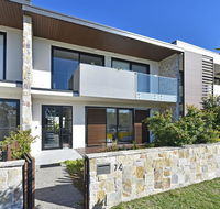 Villa Capri Waterside at Trinity Point - Accommodation in Brisbane