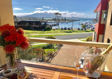 Vista Marina Penthouse #6 - Accommodation in Brisbane 0