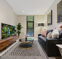 Walking to Darling Harbour ICCQVB Shopping Mall - Accommodation in Brisbane