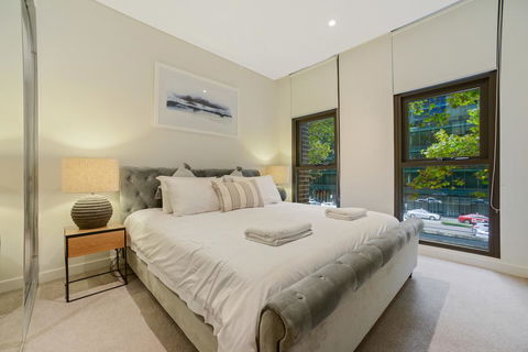 Walking To Darling Harbour, ICC,QVB, Shopping Mall - Accommodation in Brisbane 3