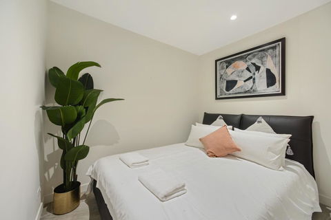 Walking To Darling Harbour, ICC,QVB, Shopping Mall - Accommodation in Brisbane 1