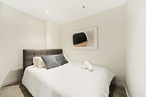 Walking To Darling Harbour, Townhall, QVB,ICC. - Accommodation in Brisbane 1