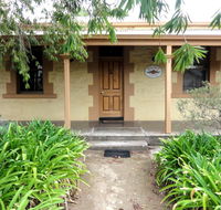 Walnut Cottage - Accommodation in Brisbane