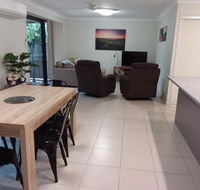 Waratah and Wattle Apartments - Accommodation in Brisbane