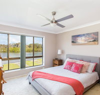 Waterfront at Point Road - Accommodation in Brisbane