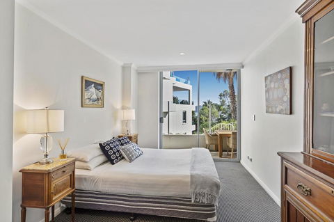 Waterfront Resort Living With Space For The Family - Accommodation in Brisbane 1