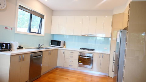 Apollo Bay Seal Apartments - Accommodation in Brisbane 6