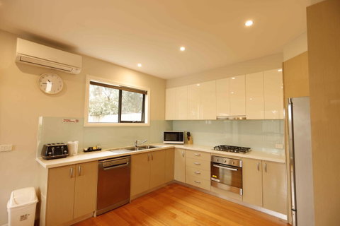 Apollo Bay Seal Apartments - Accommodation in Brisbane 14