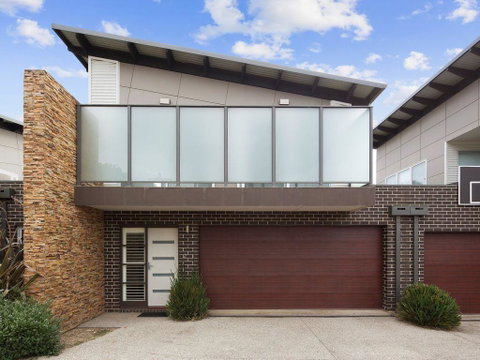 Central To Cowes - Accommodation in Brisbane 0