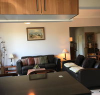 Hills Creek Holiday Home - Accommodation in Brisbane