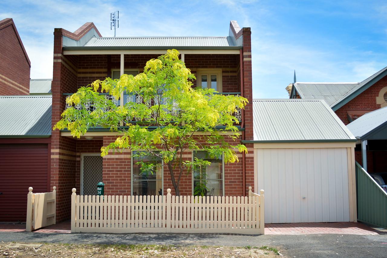 Quarry Hill VIC Accommodation in Brisbane