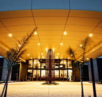 Quality Suites Seasons 5 - Accommodation in Brisbane