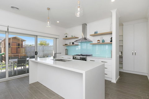 Tidal Changes - Rejuvenate Stays - Accommodation in Brisbane 11