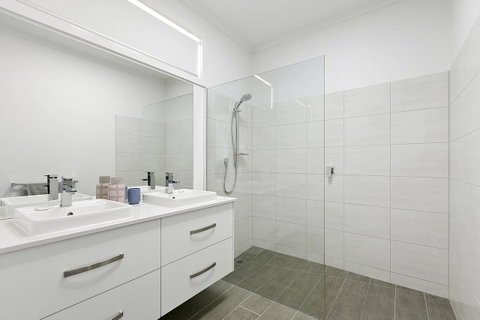 Tidal Changes - Rejuvenate Stays - Accommodation in Brisbane 7
