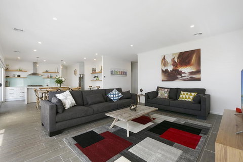 Tidal Changes - Rejuvenate Stays - Accommodation in Brisbane 2