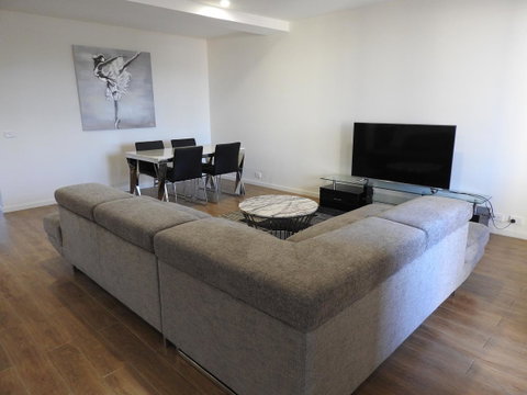Phillip Island Towers - Accommodation in Brisbane 20