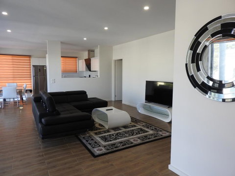 Phillip Island Towers - Accommodation in Brisbane 15