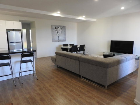 Phillip Island Towers - Accommodation in Brisbane 19