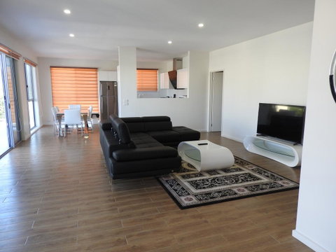 Phillip Island Towers - Accommodation in Brisbane 14