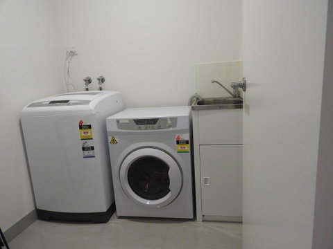 Phillip Island Towers - Accommodation in Brisbane 12