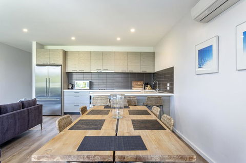 Blairgowrie Apartment 2 - On The Beach - Accommodation in Brisbane 2