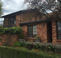 Bricks and Roses - Accommodation in Brisbane
