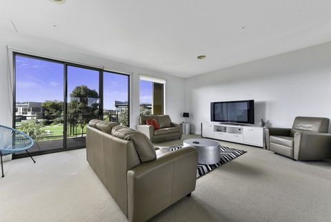 Torquay Golf Retreats - Pool, Beach, Tennis, Golf - Accommodation in Brisbane 0