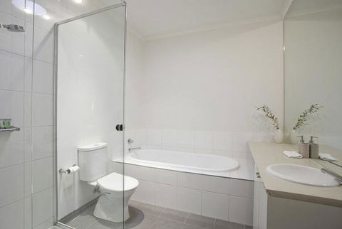 Torquay Golf Retreats - Pool, Beach, Tennis, Golf - Accommodation in Brisbane 5