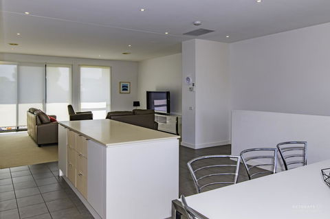 Torquay Golf Retreats - Pool, Beach, Tennis, Golf - Accommodation in Brisbane 3