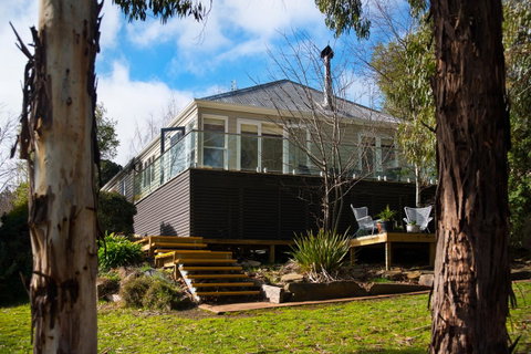 Lake Como Villa - Accommodation in Brisbane 0