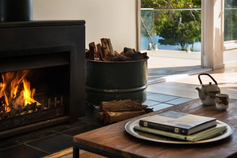 Lake Como Villa - Accommodation in Brisbane 8