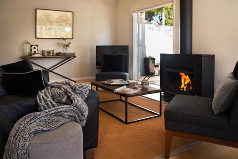 Lake Como Villa - Accommodation in Brisbane 2