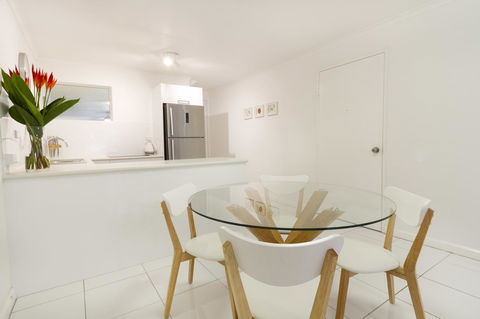 The White House Port Douglas - Accommodation in Brisbane 13