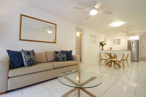 The White House Port Douglas - Accommodation in Brisbane 2