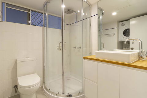 The White House Port Douglas - Accommodation in Brisbane 4