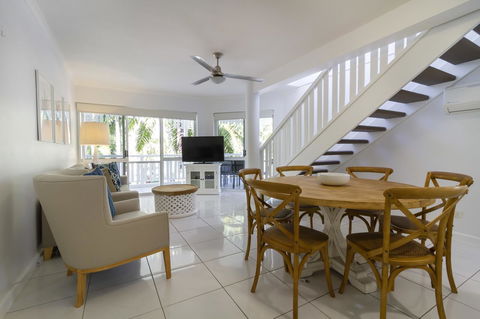 The White House Port Douglas - Accommodation in Brisbane 7