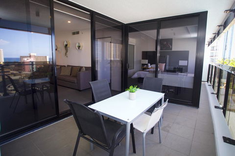 Circle Luxury Holidays - Accommodation in Brisbane 3