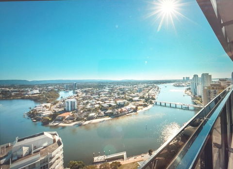 Circle Luxury Holidays - Accommodation in Brisbane 10