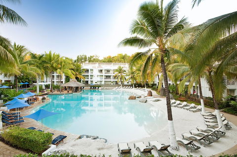 Palm Cove Paradise - Couples Spa Beach Getaway - Accommodation in Brisbane 1
