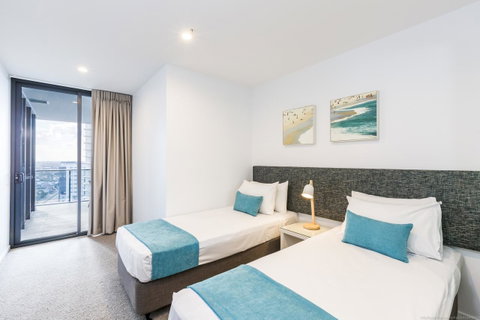 Boardwalk Burleigh Beach - Official - Accommodation in Brisbane 10