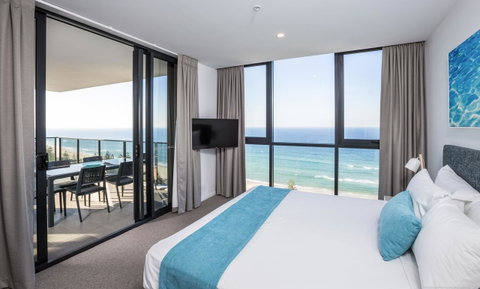 Boardwalk Burleigh Beach - Official - Accommodation in Brisbane 4
